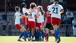 Jubel über den ersten Finaleinzug: Die U 17-Juniorinnen des Hamburger SV © imago