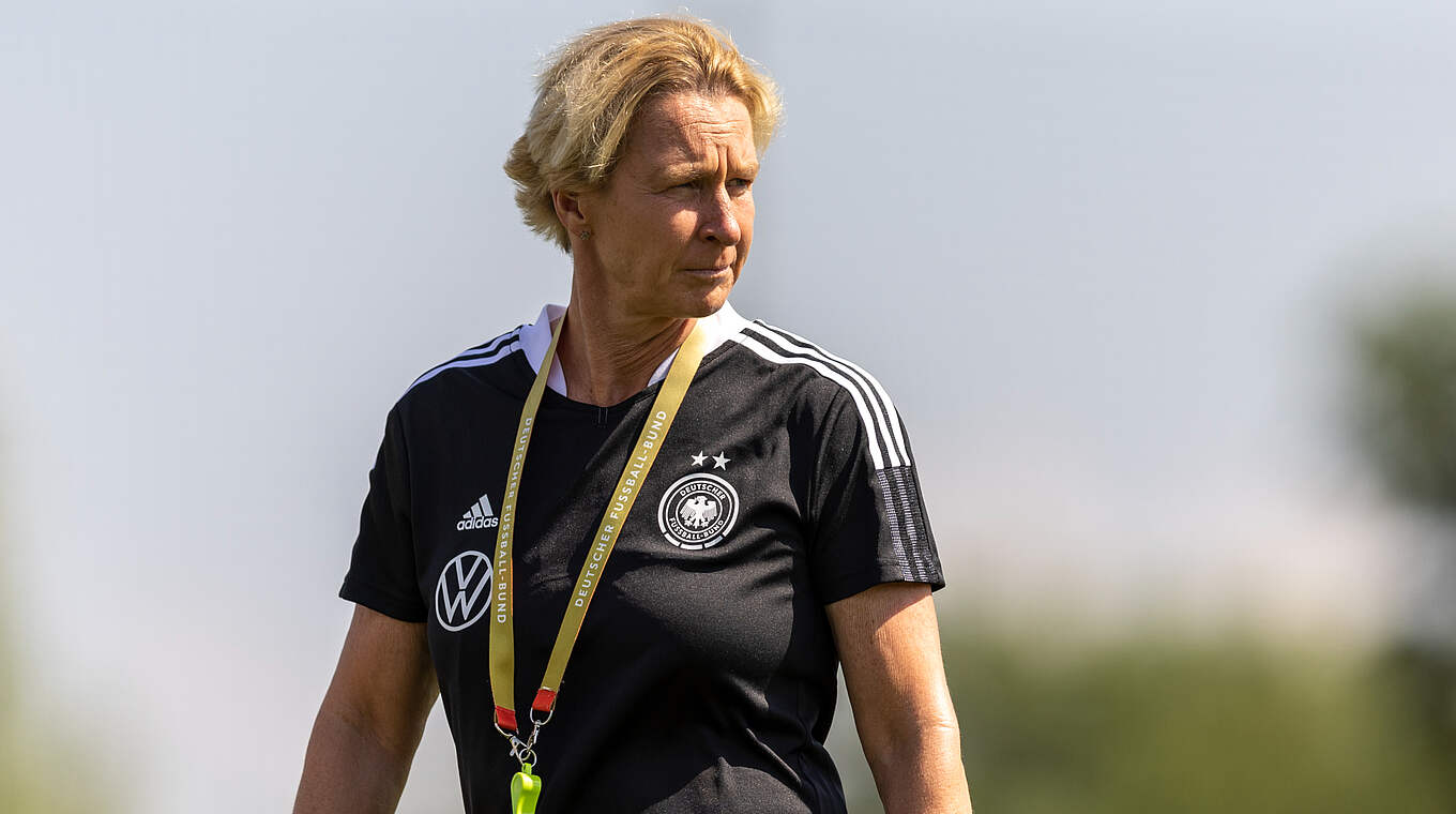 Bundestrainerin Voss-Tecklenburg: "Ich wünsche mir auch mal was Verrücktes" © DFB/Maja Hitij/Getty Images