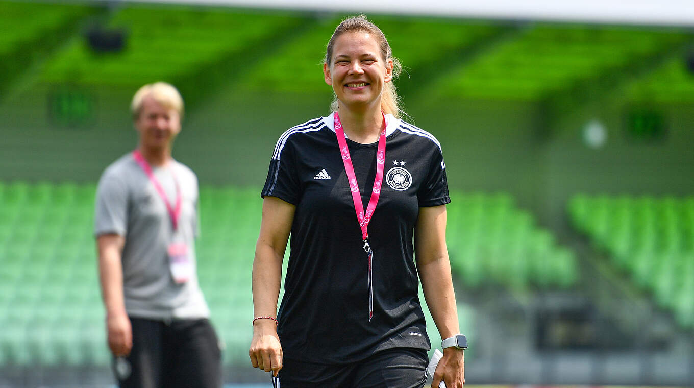 U 19-Trainerin Kathrin Peter © UEFA / Ben McShane / Sportsfile