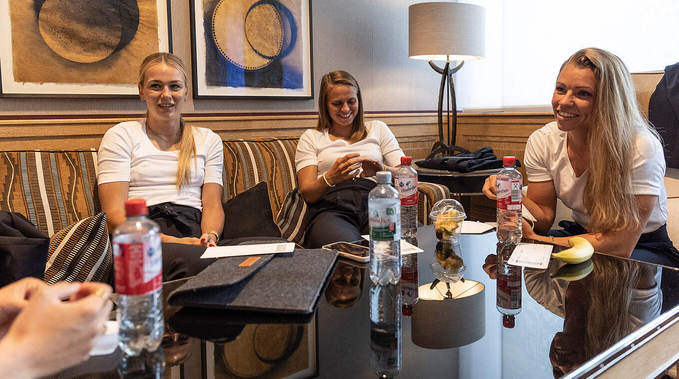 Merle Frohms, Klara Bühl und Linda Dallmann (v.l.) © DFB/Maja Hitij/Getty Images