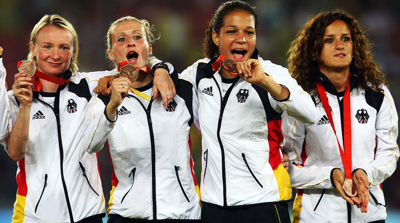 Conny Pohlers, Anja Mittag, Célia Okoyino da Mbabi und Lira Bajramaj 2008 (v.l.) © Getty Images