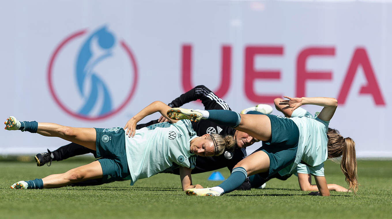 Svenja Huth (l.) © DFB/Maja Hitij/Getty Images