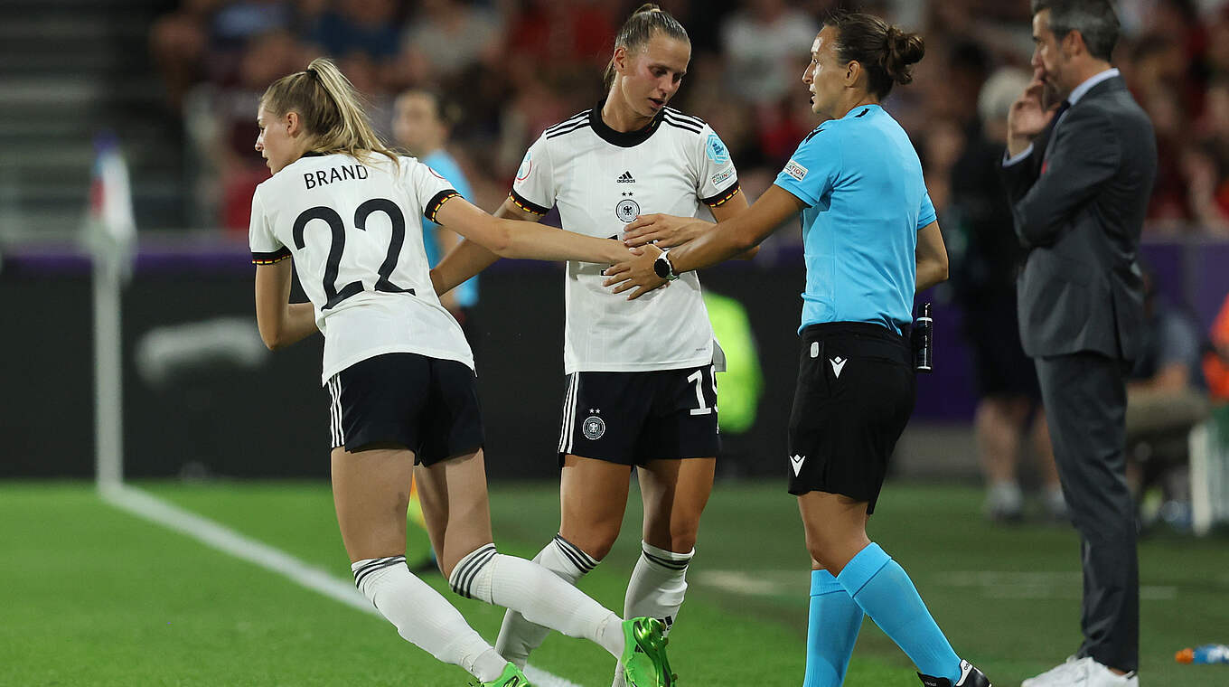 Jule Brand (l.) und Klara Bühl © DFB/Maja Hitij/Getty Images