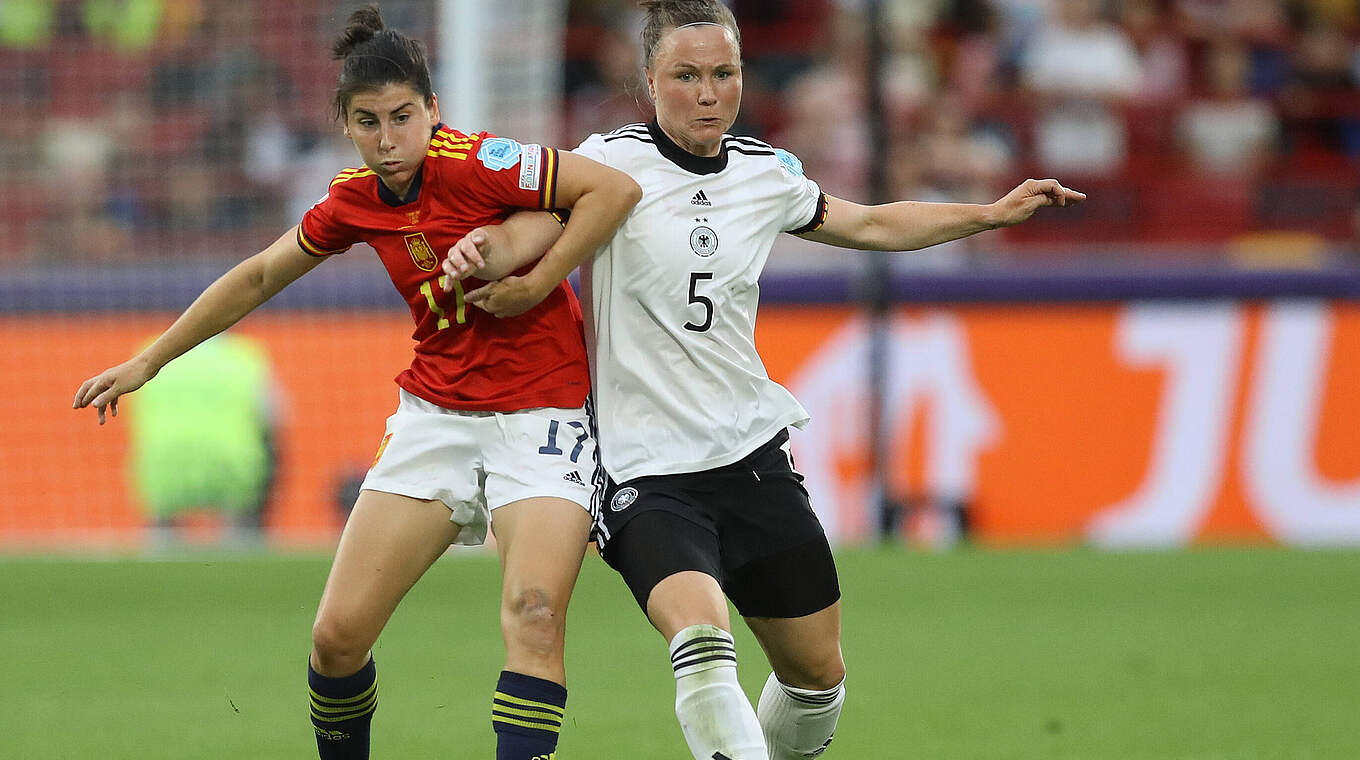 Hegering (r.): "Die Spanierinnen haben sich viel bewegt und oft den Ball gehabt" © IMAGO / Sportimage