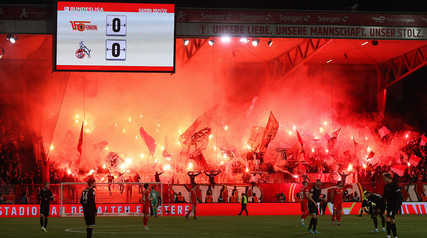 Pyrotechnik im Zuschauerblock des 1. FC Köln: Geldstrafen in Höhe von 231.200 Euro © Getty Images