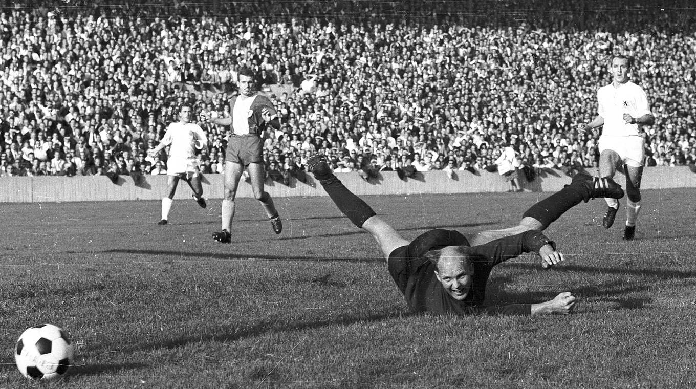 Premiere 1963: Die Bundesliga startet am 24. August des Jahres © imago