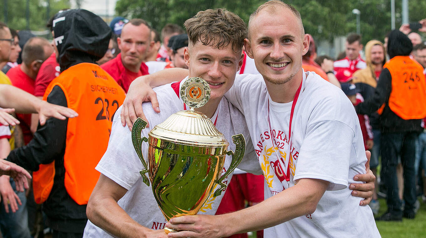 Tobias Hasse (r.): "Wir haben uns den Bonus DFB-Pokal gemeinsam verdient" © Imago