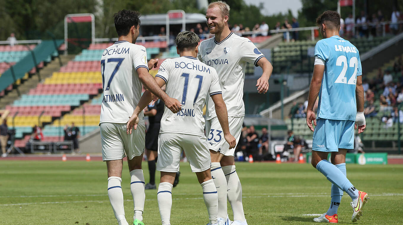 Keine Probleme in Berlin: Der VfL Bochum jubelt beim FC Viktoria 1889 © imago