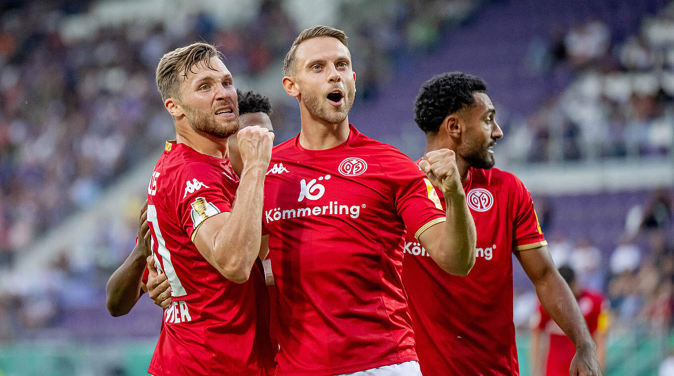 Freude nach dem Mainzer Schlusspunkt: Silvan Widmer und Marcus Ingvartsen (v.l.) © Getty Images