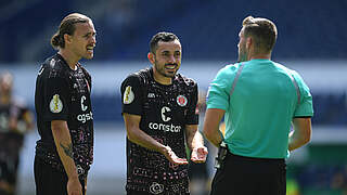 Muss zwei Pokalspiele aussetzen: Manolis Saliakas (M.) vom FC St. Pauli © Getty Images