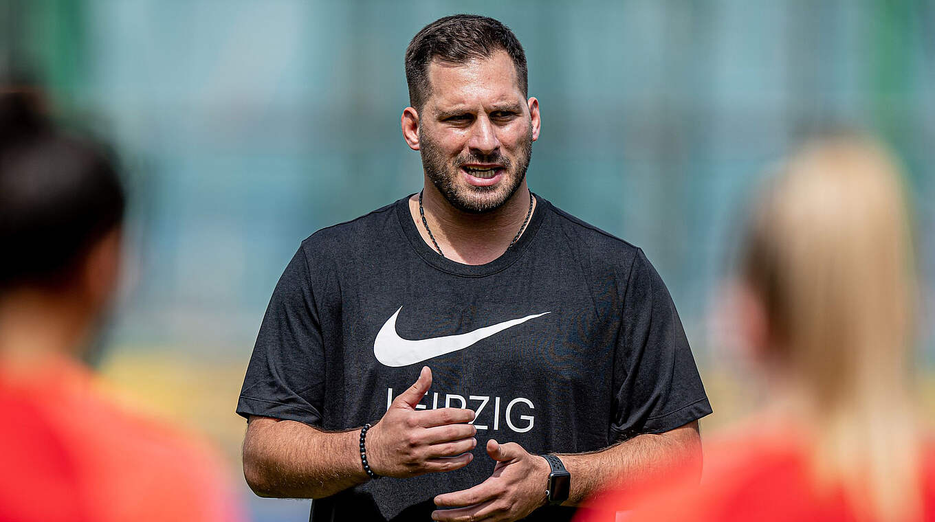 Saban Uzun: "Der Fokus liegt auf der Weiterentwicklung unserer Spielweise" © RB Leipzig/motivio