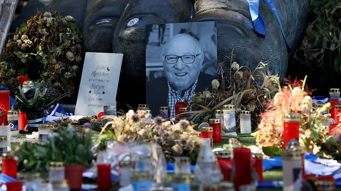Bewegender Abschied: Trauerfeier für Uwe Seeler in Hamburg © Getty Images