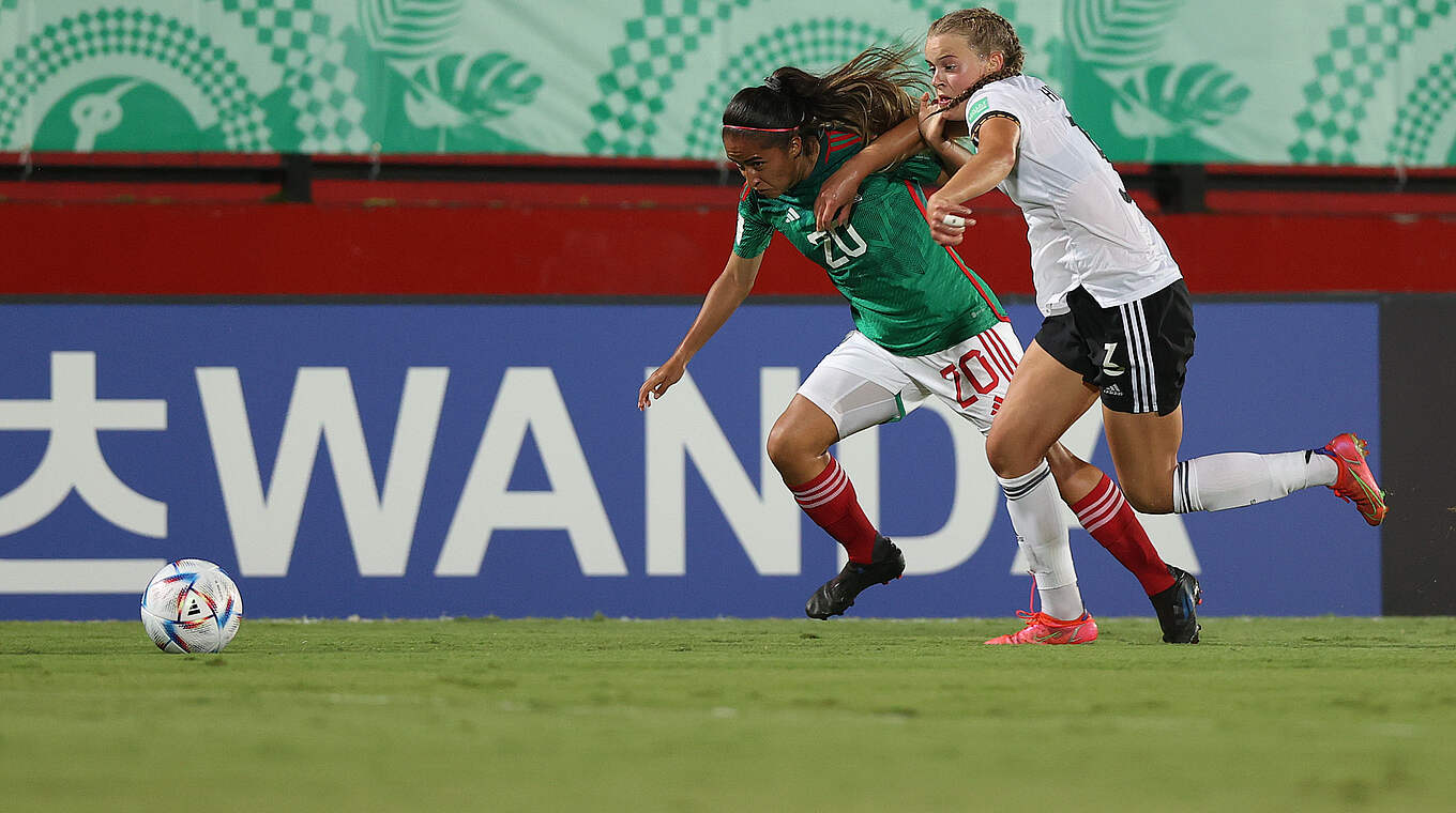 Niederlage gegen Mexiko: Miriam Hils (r.) scheidet mit der U 20 bei der WM aus © FIFA/Getty Images