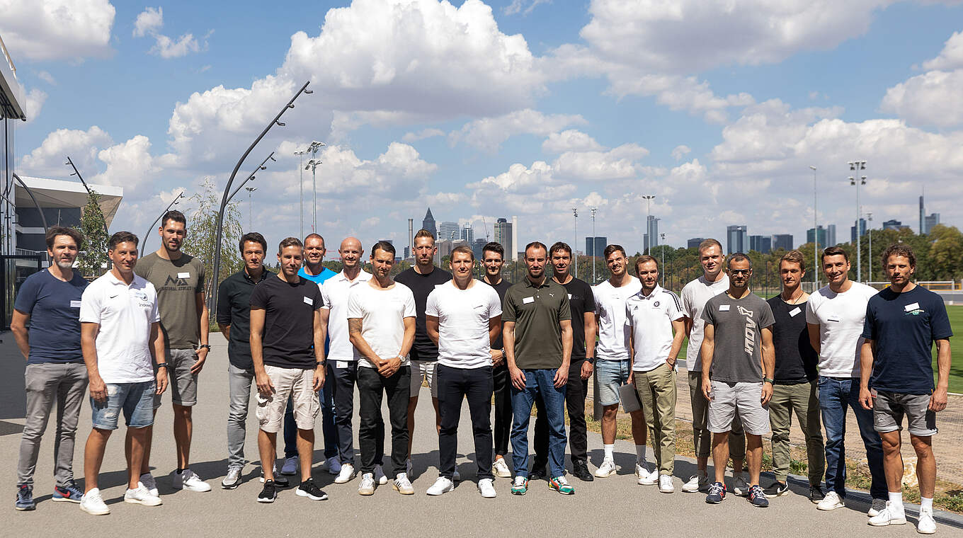 Premiere: Fitnesstrainer aller 18 Bundesligisten treffen zusammen © Julius Nieweler/DFB