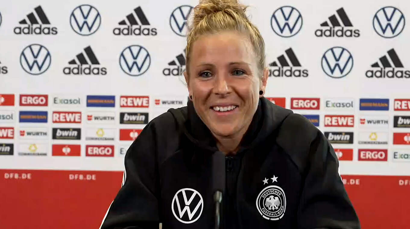 Svenja Huth: "Die WM-Quali steht im Fokus, da wollen wir uns gut vorbereiten" © DFB