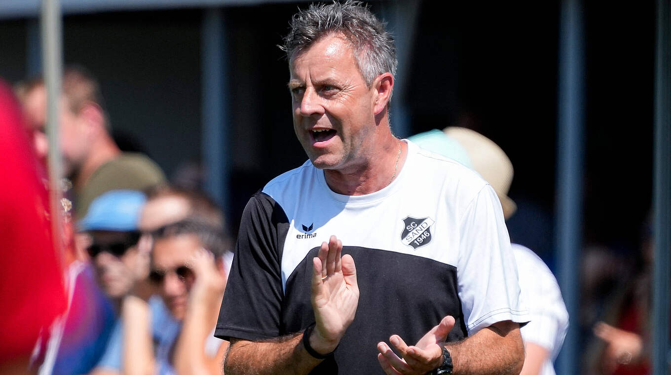 Freut sich mit dem SC Sand auf das Achtelfinale im Pokal: Trainer Alexander Fischinger © imago images