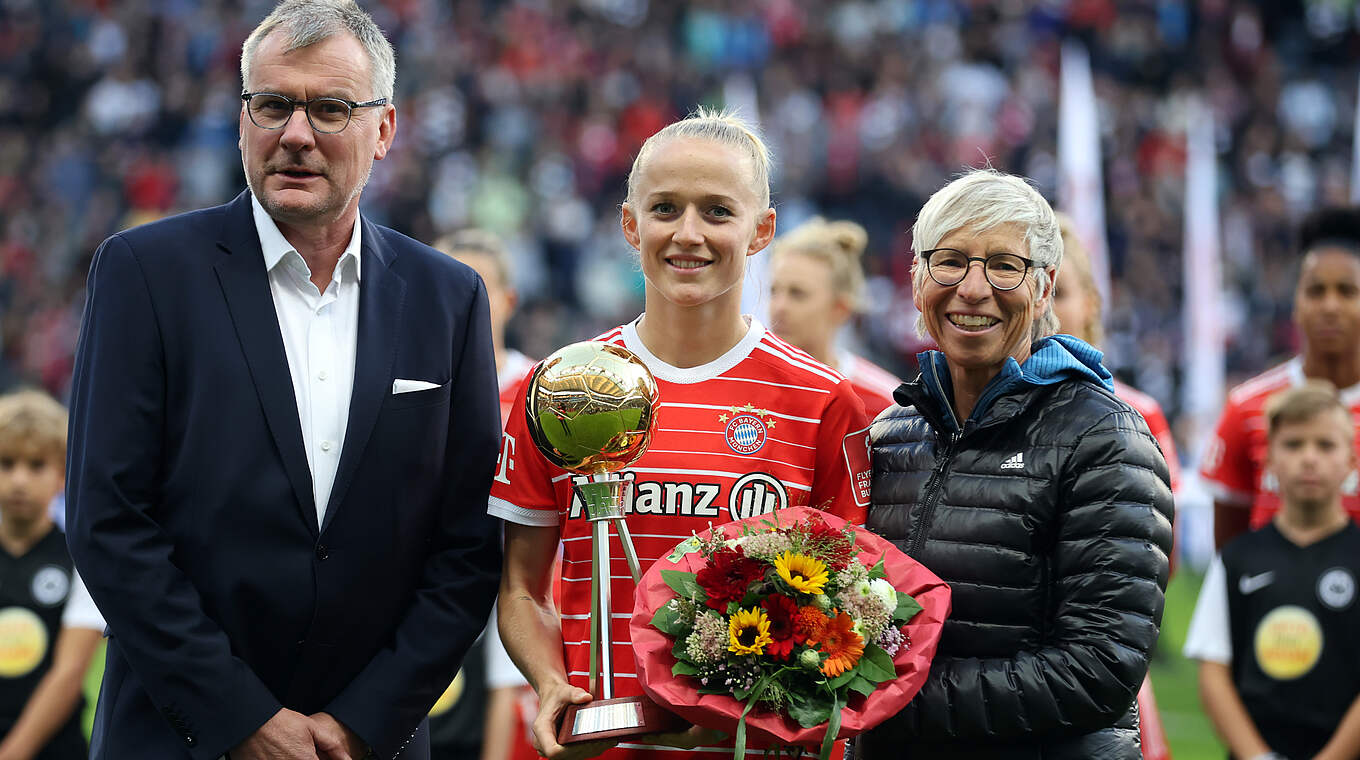 Als Fußballerin des Jahres geehrt: Lea Schüller vom FC Bayern München © Getty Images