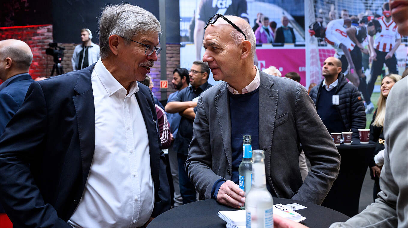 Ralph-Uwe Schaffer (l.) und DFB-Präsident Bernd Neuendorf © DFB