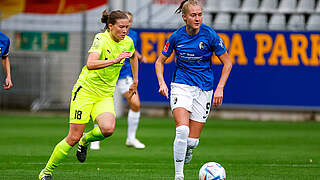 Torgefährlich: Janina Minge (r.) gelingt beim 5:2 gegen die SGS Essen ein Hattrick © Imago