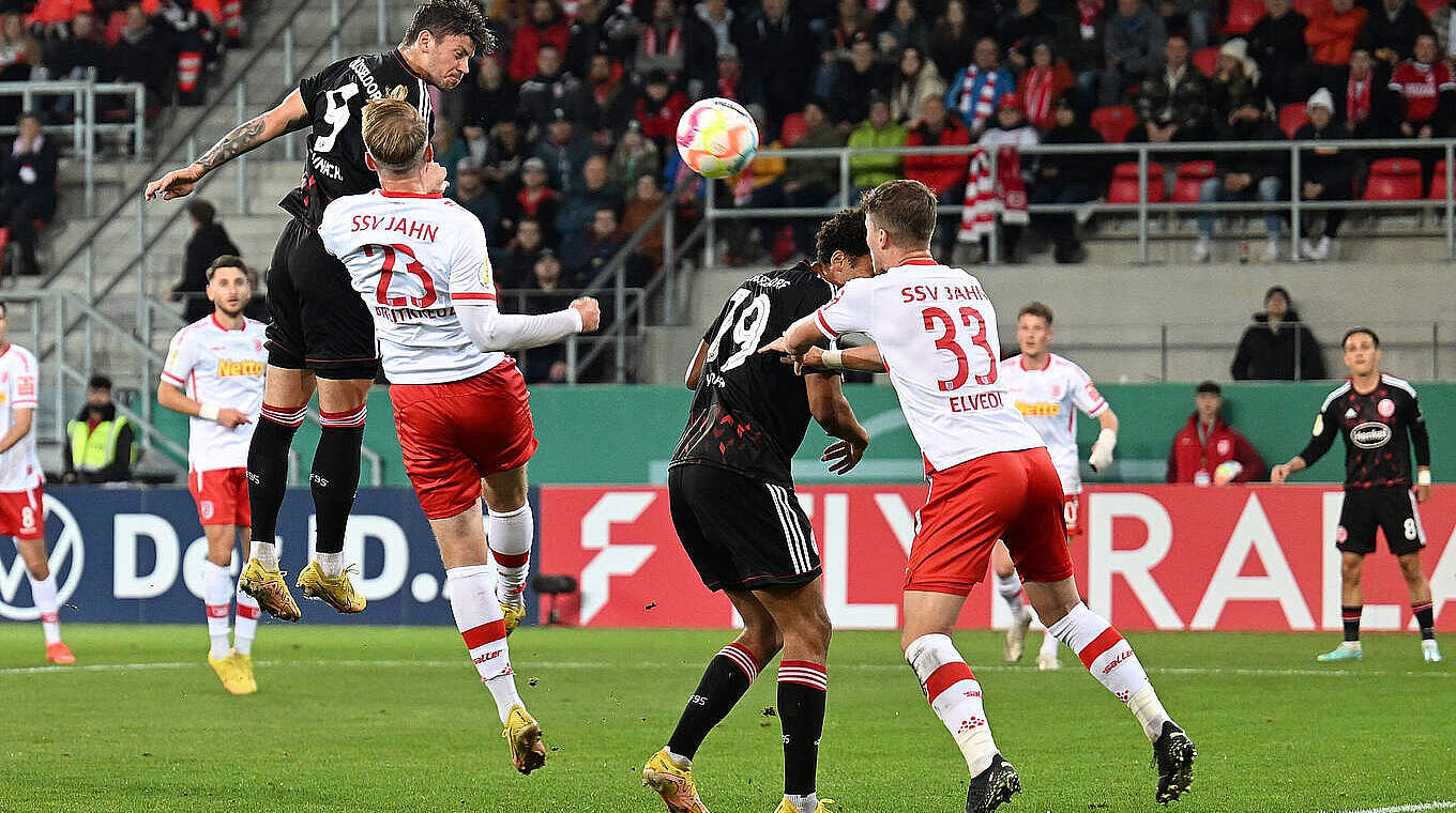 Fortuna Düsseldorf got the job done against Jahn Regensburg in the first half. © Imago