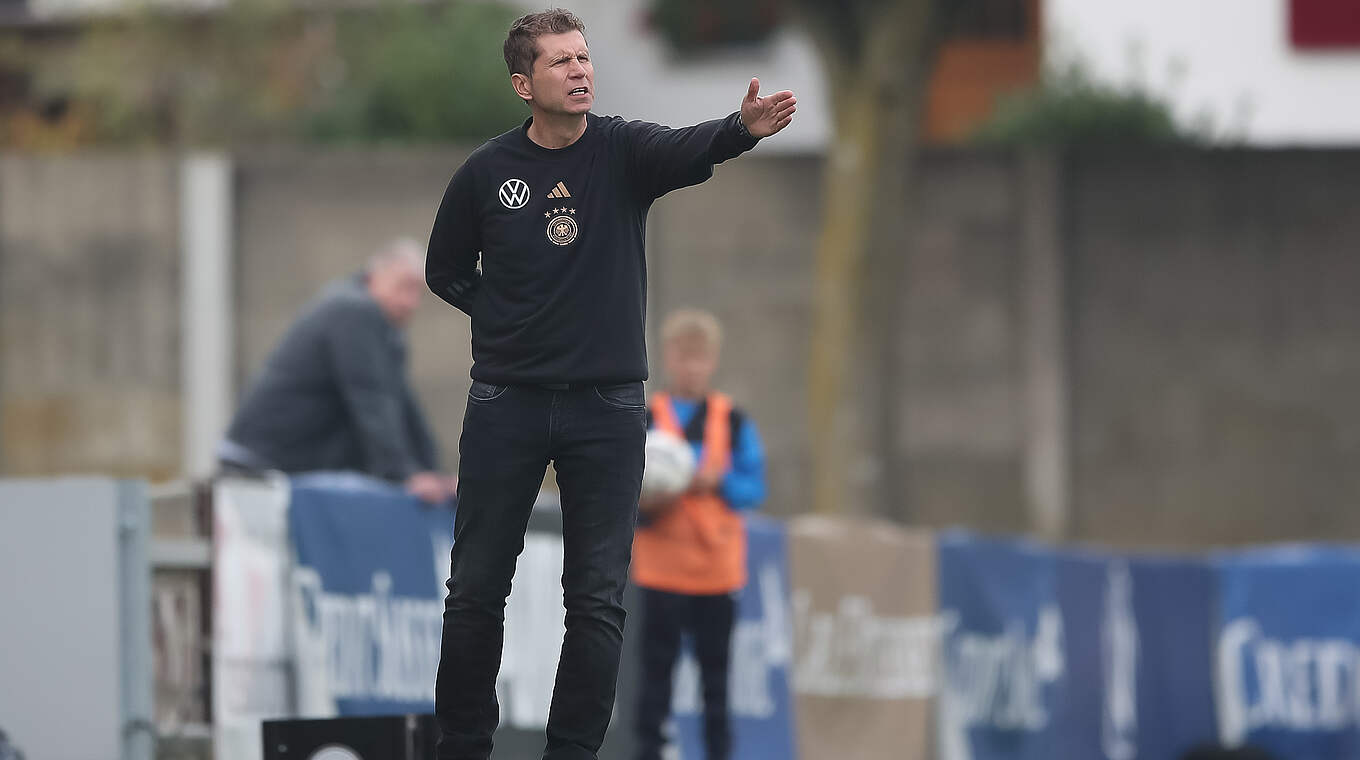 DFB-Trainer Guido Streichsbier: "An die zweite Halbzeit des Schweiz-Spiels anknüpfen" © 2022 Getty Images