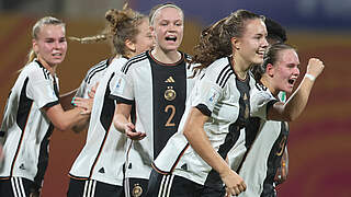 Stehen nach dem Sieg gegen Brasilien im Halbfinale: Die deutschen U 17-Juniorinnen © Joern Pollex / FIFA / Getty Images