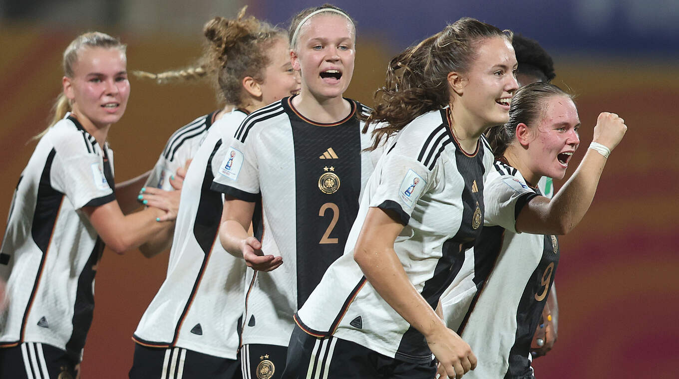 Stehen nach dem Sieg gegen Brasilien im Halbfinale: Die deutschen U 17-Juniorinnen © Joern Pollex / FIFA / Getty Images