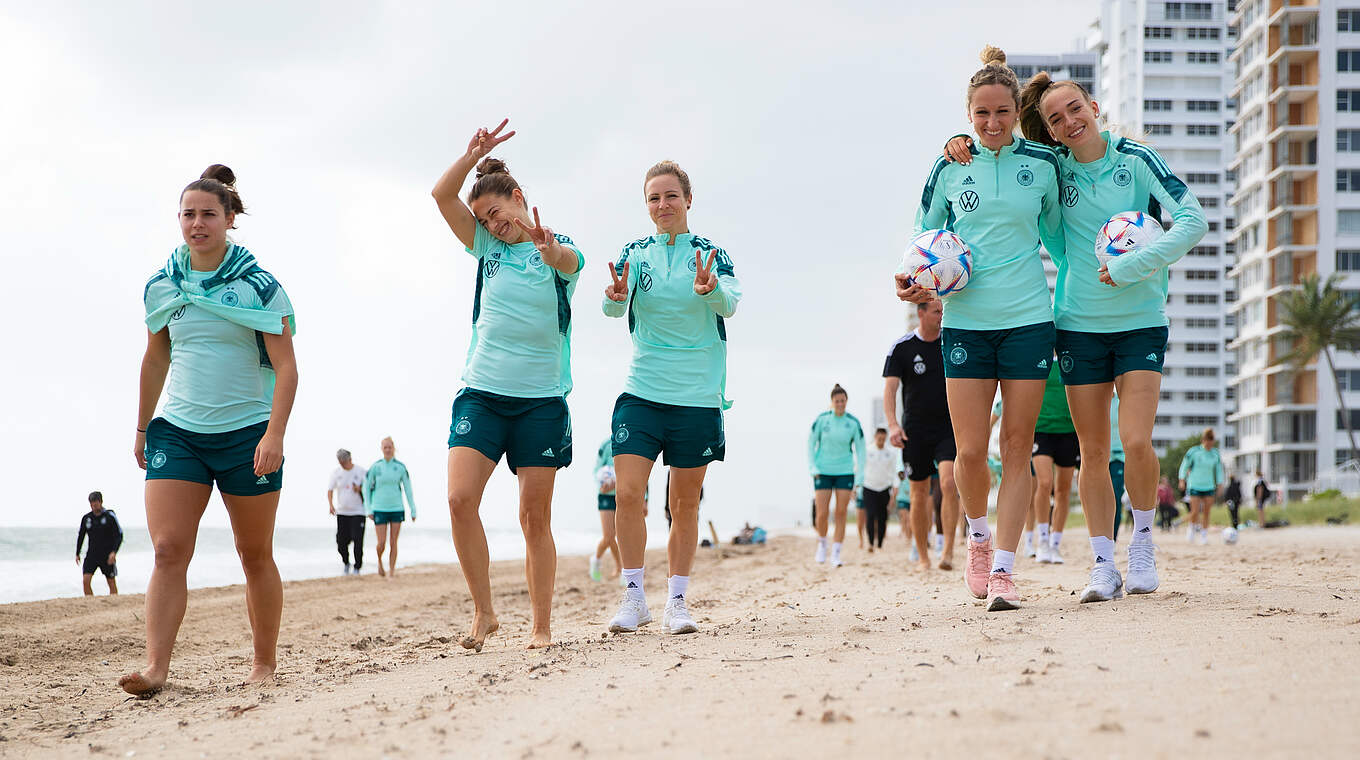 Lena Oberdorf, Felicitas Rauch, Svenja Huth, Kathrin Hendrich, Sophia Kleinherne © Thomas Böcker/DFB