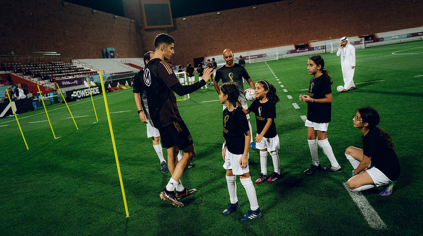 "Immer schön, die Freude am Fußball mit anderen zu teilen": Training mit dem Team © Philipp Reinhard