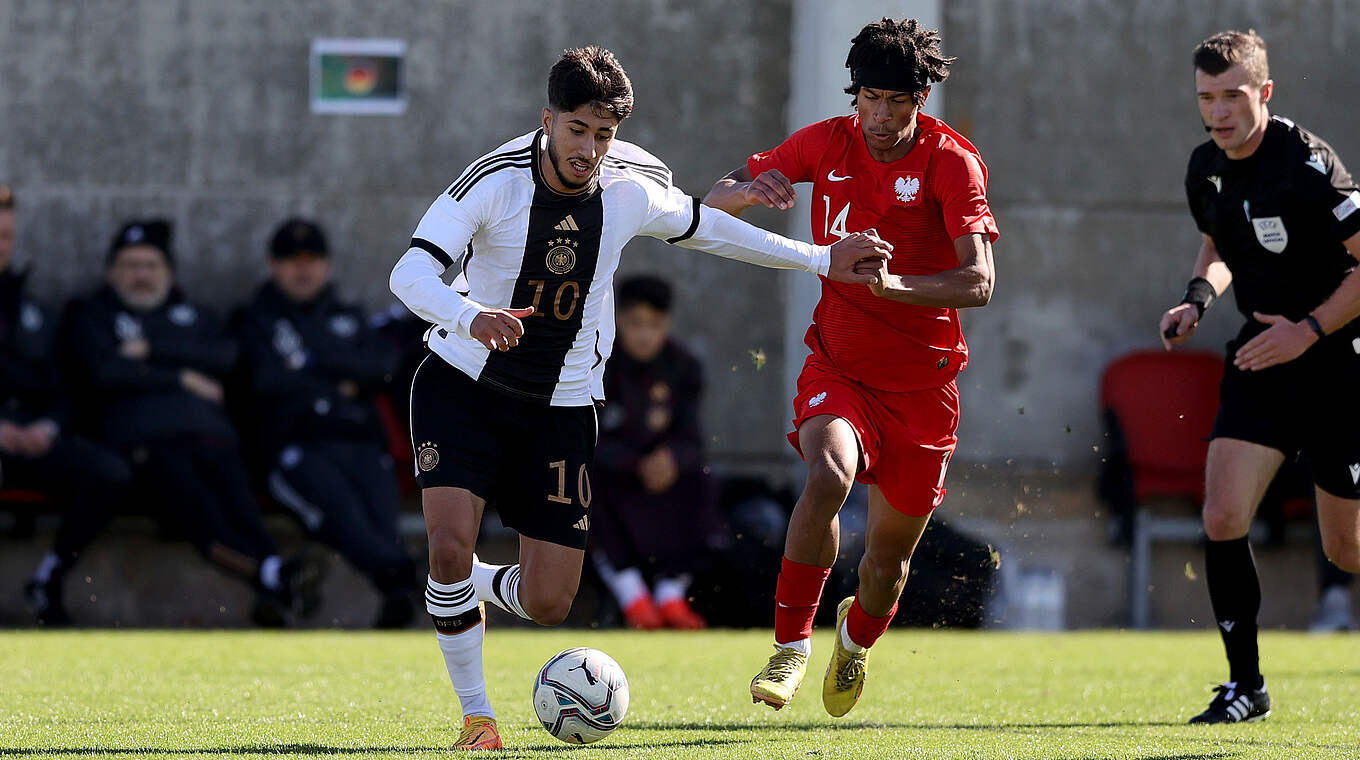 Mittelfeldmotor: Muhammed Damar (l.) kontrolliert den Ball © Getty Images