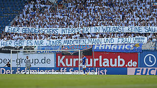 Geldstrafe für den Verein: Rostock-Anhänger hissen Banner © Getty Images