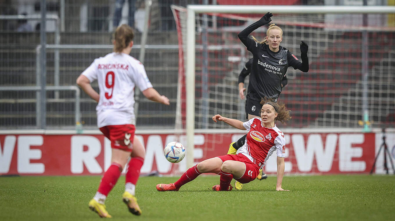 Spannende Zweikämpfe beim Spiel zwischen Köln und Freiburg © imago