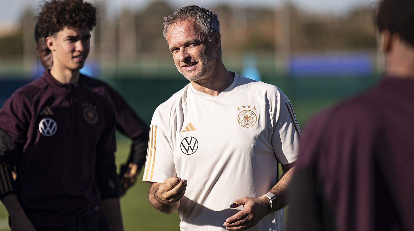 Christian Wück: "Mit dem nötigen Selbstvertrauen in die EM-Qualifikationsspiele starten" © Thomas Böcker/DFB