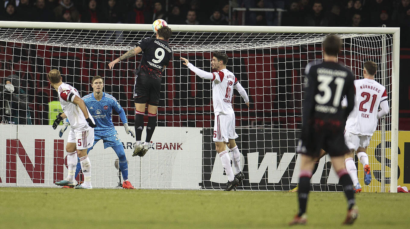 Dawid Kownacki heads Düsseldorf into the lead. © Getty Images