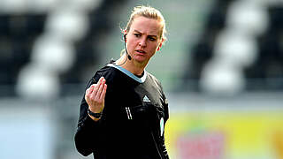 Steht vor ihrem fünften Einsatz in der Frauen-Bundesliga: Schiedsrichterin Irina Stremel © imago