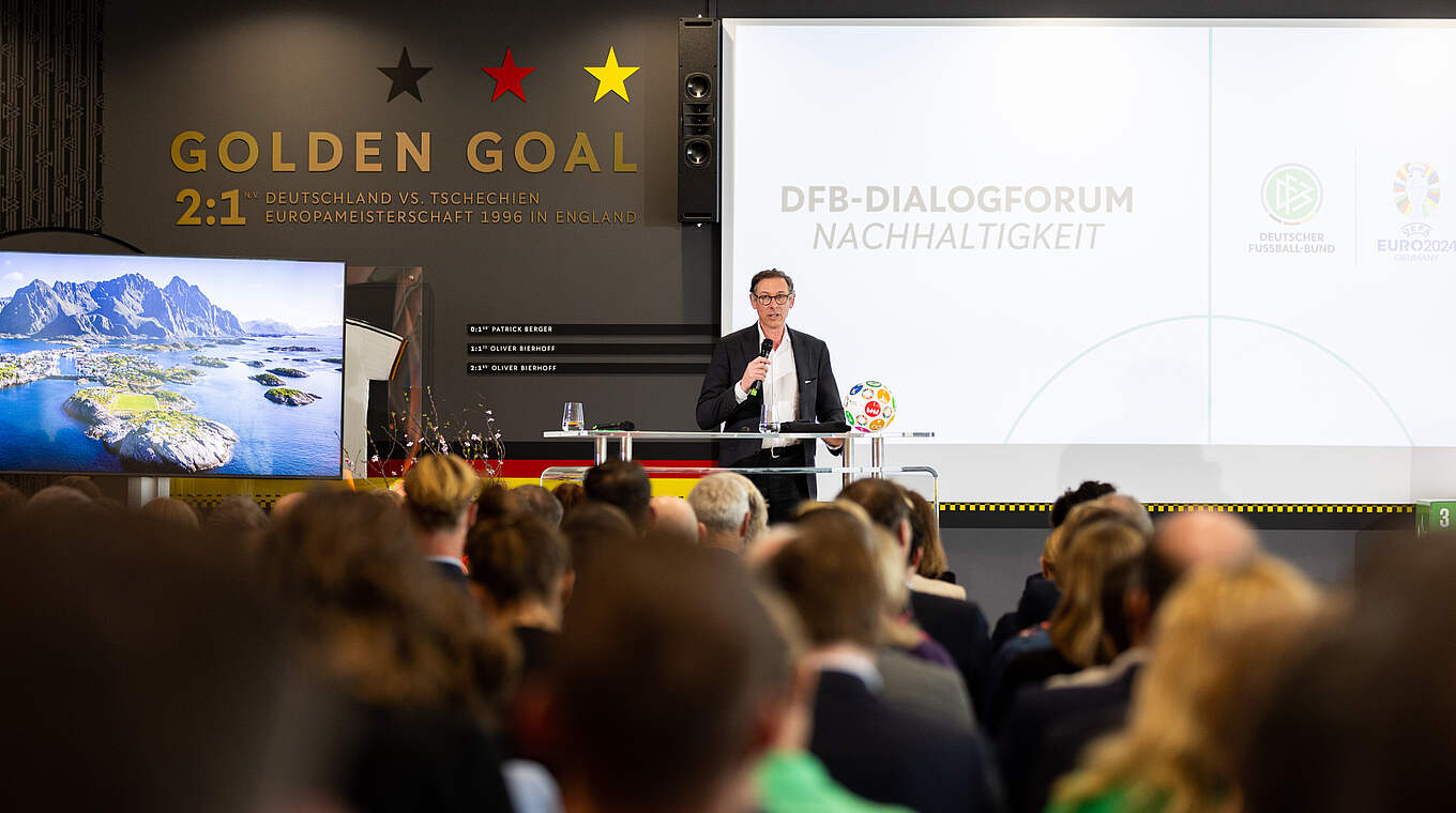 "Gutes Spiel": Mediendirektor Steffen Simon stellt die DFB-Nachhaltigkeitsstrategie vor © DFB