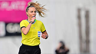Steht vorm 48. Einsatz in der Frauen-Bundesliga: FIFA-Referee Fabienne Michel © imago