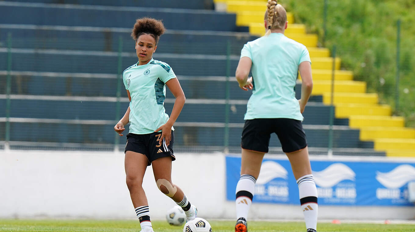 Lisa Baum (l., Hamburger SV) © Gualter Fatia / Getty Images / DFB