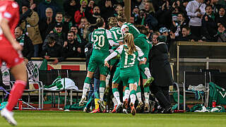 Ekstase an der Weser: Werder Bremen feiert einen wichtigen Heimsieg im Abstiegskampf © imago