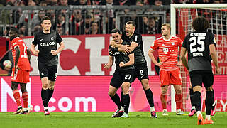Freiburg celebrate after Höfler's equaliser against Bayern. © Getty Images