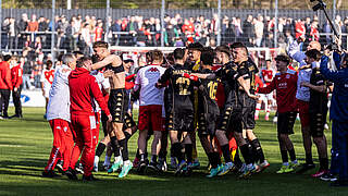 Großer Jubel: Die U 19 des 1. FSV Mainz 05 steht im Endspiel © Mika Volkmann/Getty Images for DFB