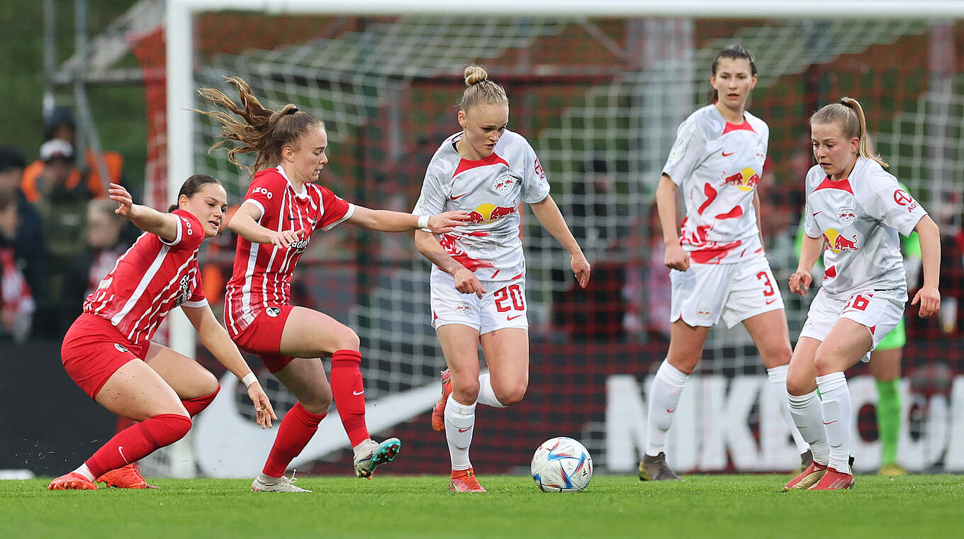 Leipzigs Victoria Krug (M.) und Lisa Kolb © Getty