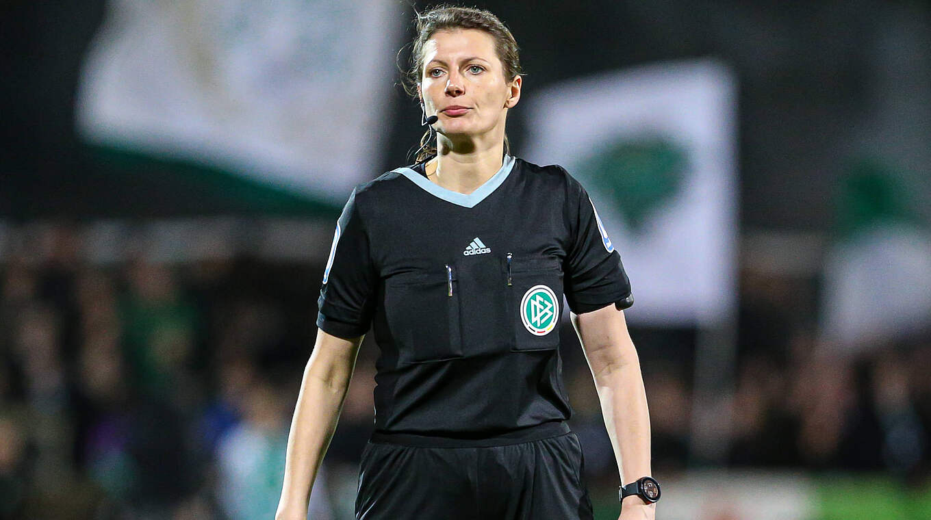 Steht vor ihrem zehnten Einsatz in der Frauen-Bundesliga: Schiedsrichterin Annika Kost © imago