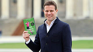 Gibt in seinem Buch exklusive Einblicke hinter die Kulissen des Profifußballs: Brych © BFV/Fabian Frühwirth