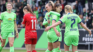 Nachgezogen: Wolfsburg bleibt weiter an Spitzenreiter FC Bayern dran © imago