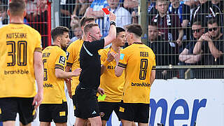 Ist gegen Oldenburg nicht gesperrt: Kyu-Hyun Park (2.v.r.) von Dynamo Dresden © imago