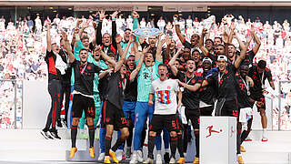 Allen Grund zum Jubeln: der FC Bayern München ist Deutscher Meister © Getty