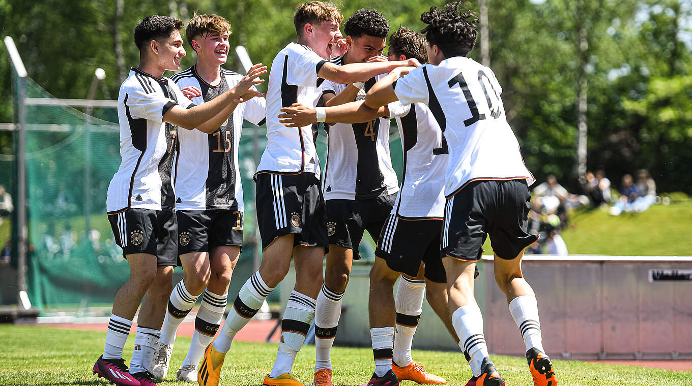 Sieg zum Saisonabschluss: Die U 16 jubelt gegen Frankreich © Getty Images