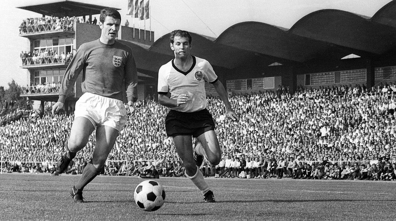 Erster Sieg gegen England: Max Lorenz (r.) und Co. gewinnen 1968 mit 1:0 © imago