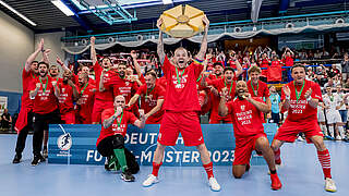 Zum zweiten Mal deutscher Futsal-Meister: das Team von Jahn Regensburg © 2023 Getty Images